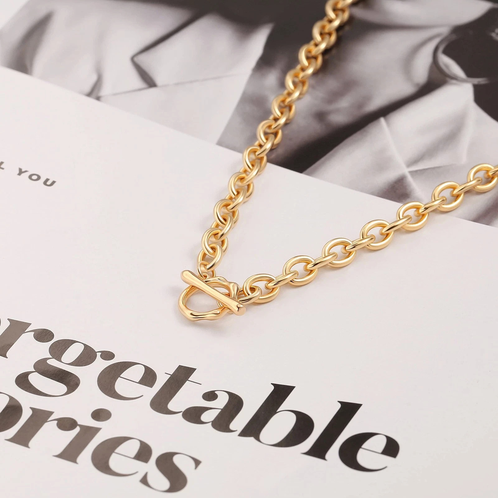 18K Gold Chunky Cable Chain Choker Necklace Open Oval Link Chian Toggle Necklace