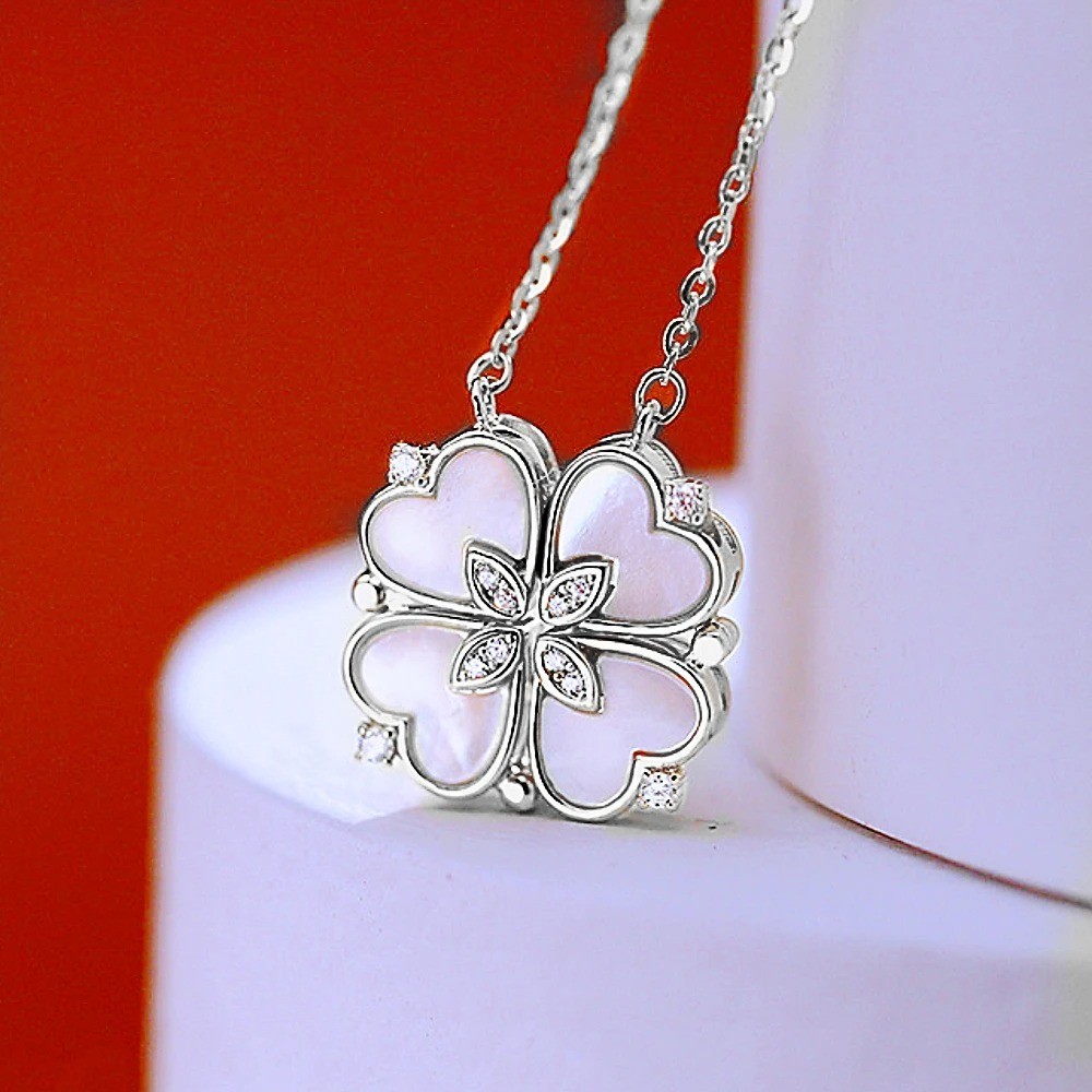 Four Leaf Clover Magnetic Folding Convertible Heart Pendant Necklace