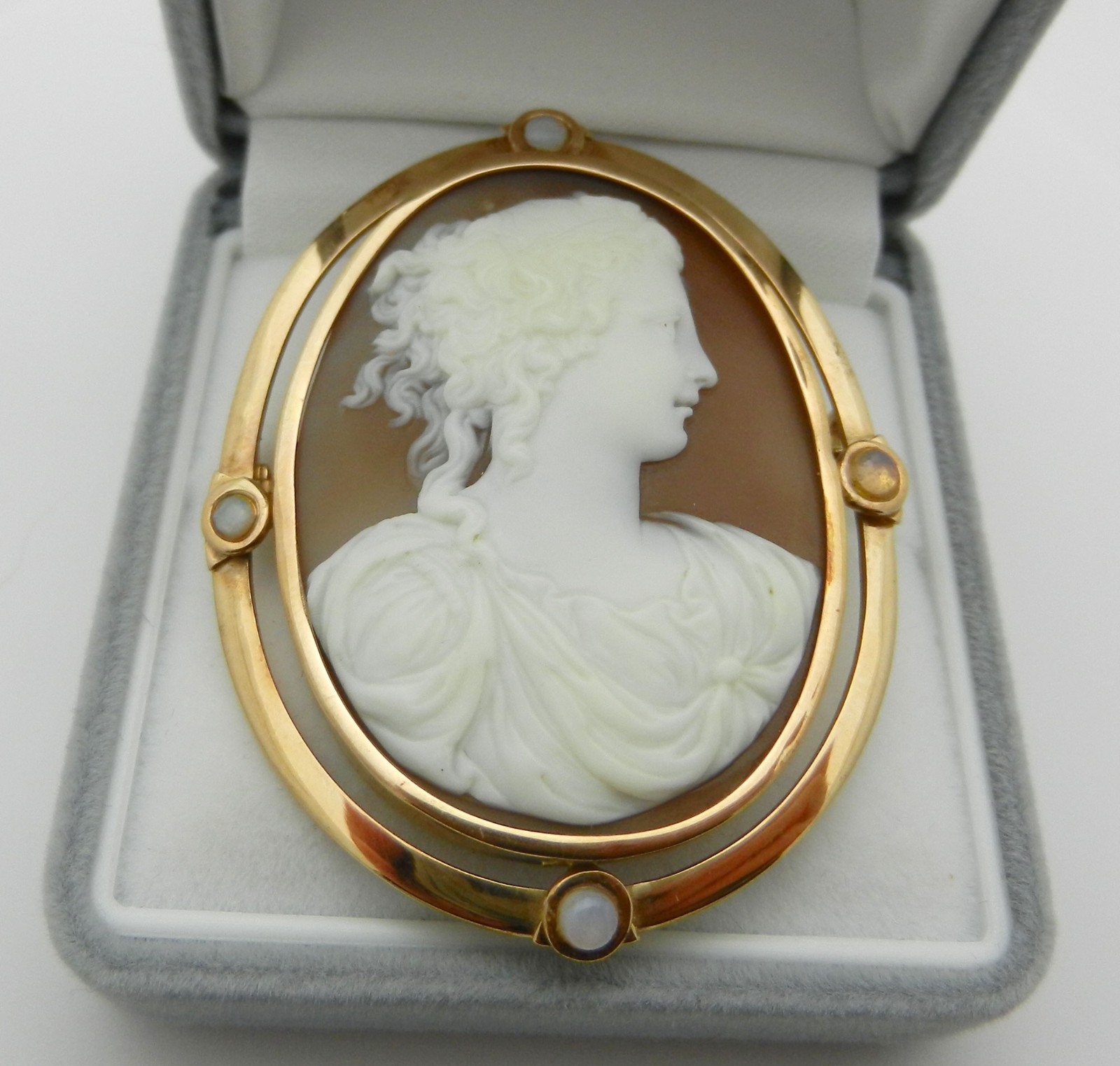 Antique Large Carved Greek Goddess Cameo Brooch Pin in 14k Gold Frame