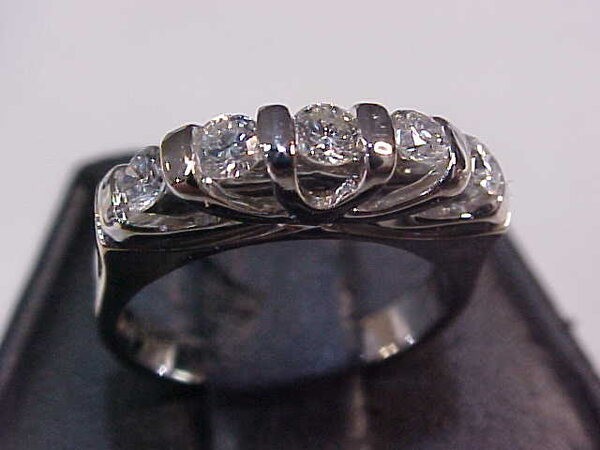 ESTATE NATURAL .50CTW FIVE DIAMOND BAND RING 18K WHITE GOLD SIZE 5.5