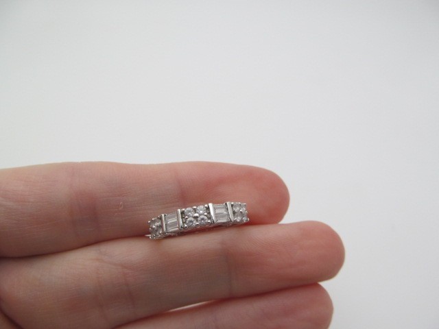 925 Sterling Silver Clear Sparkling Stone Contrast Round & Baguette Ring Sz 6