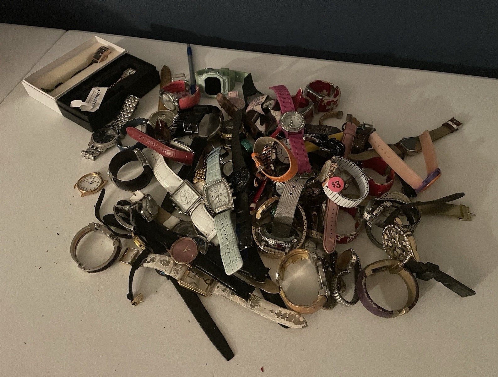 Large Mixed Lot Assorted Wristwatches with Watch Bands/Straps, Unisex Adults