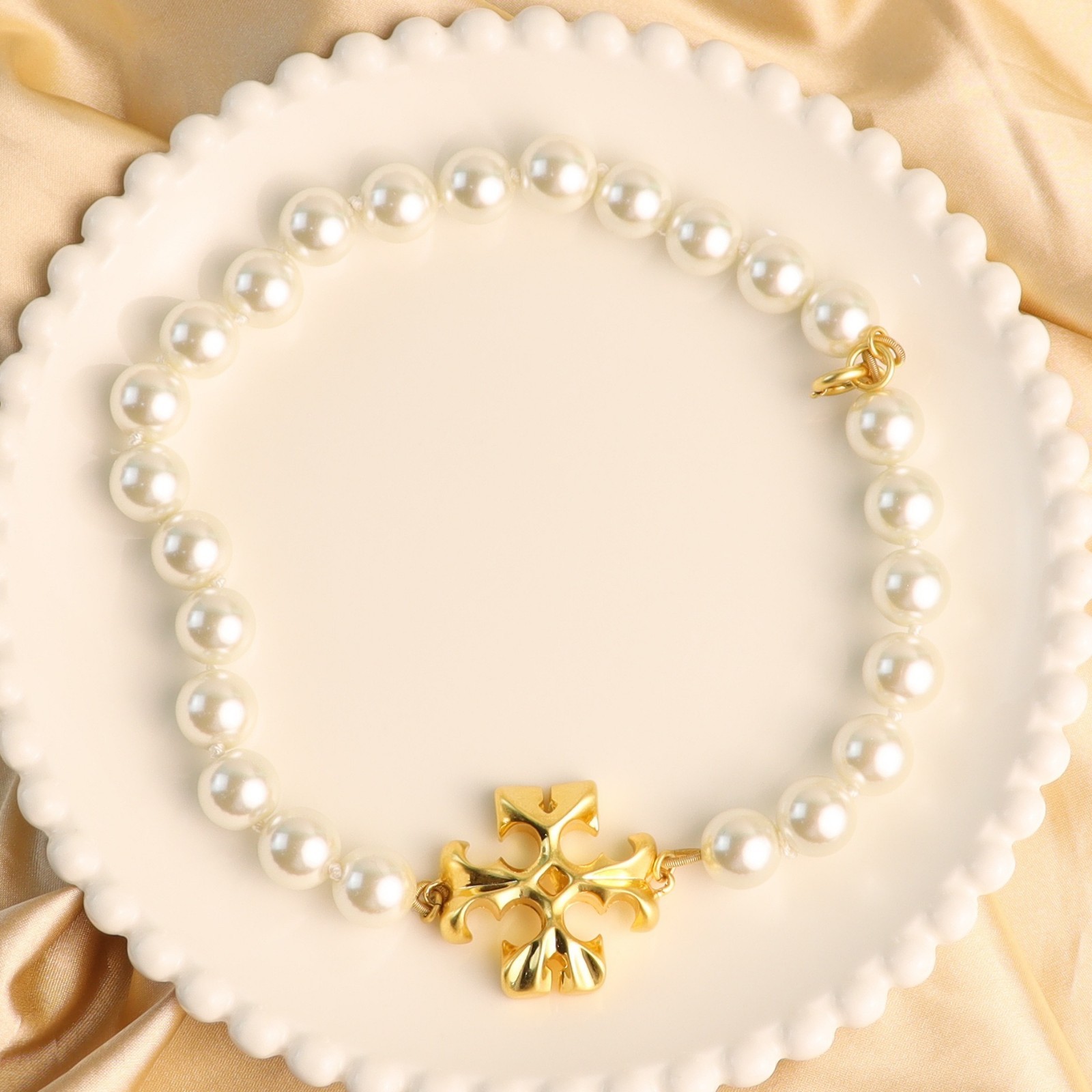 New Tory Gold Roxanne Pearl logo Necklace with Jewelry Pouch Size:41cm