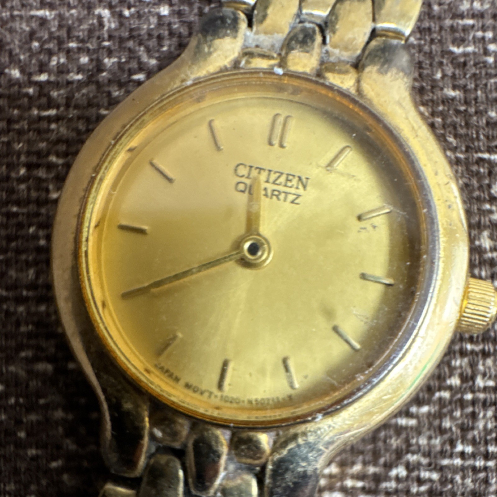 Citizen Gold-Tone Quartz Round Dial Analog Stick Indexes Metal Bracelet Watch