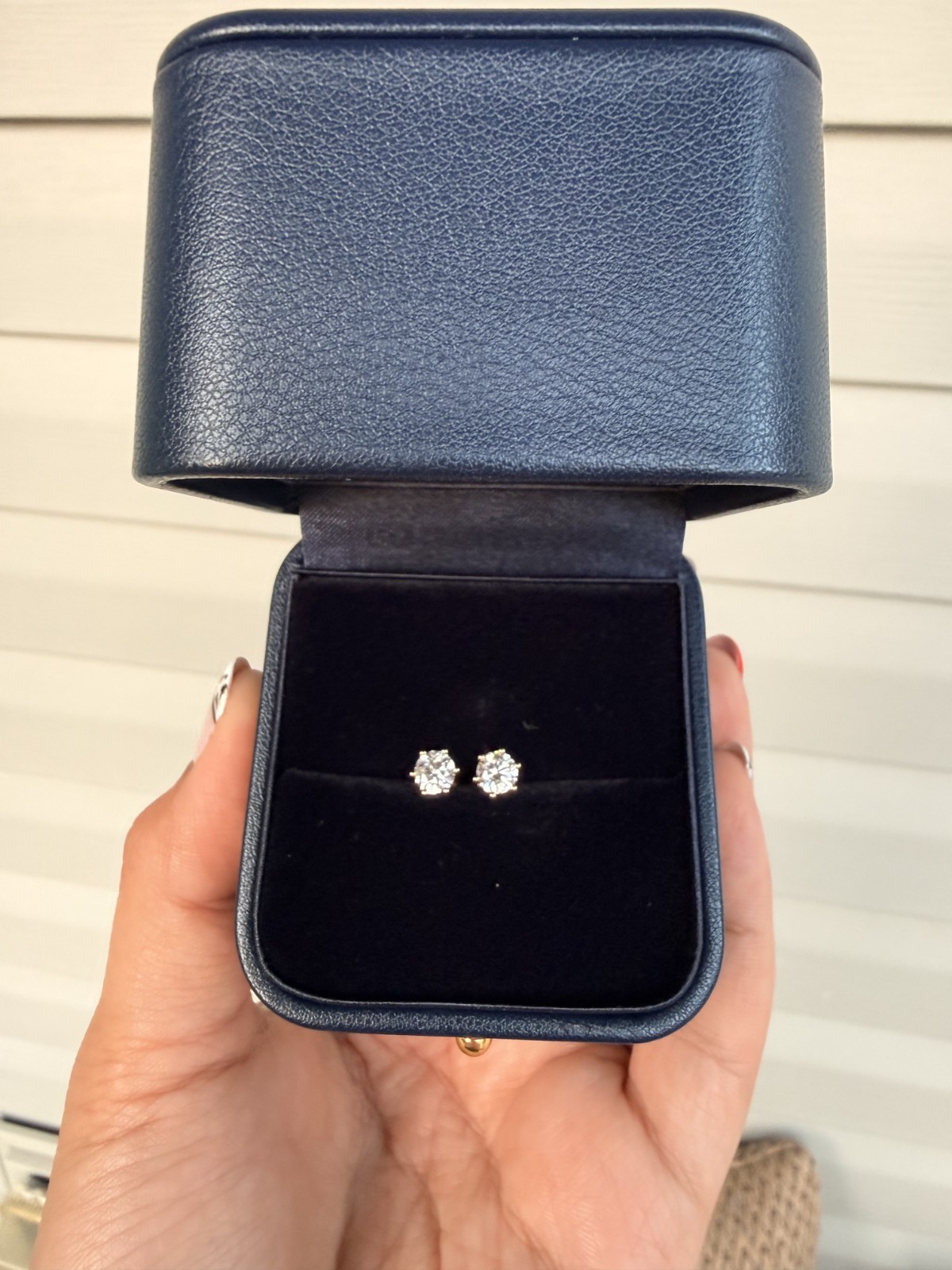 18kt Gold Stud Diamond Earrings 1ct(0.5ct each earring)