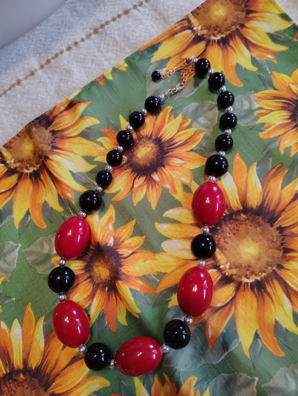 Red & Black Plastic Beaded Ball Chain Statement Necklace Lobster Clasp 18-22″