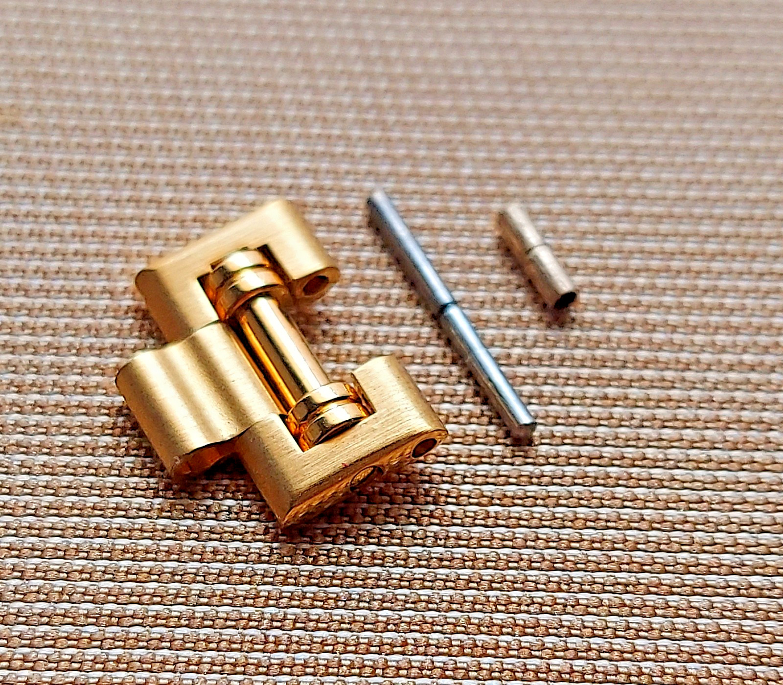 Piaget Dancer 18k Yellow Gold Watch Link 12MM