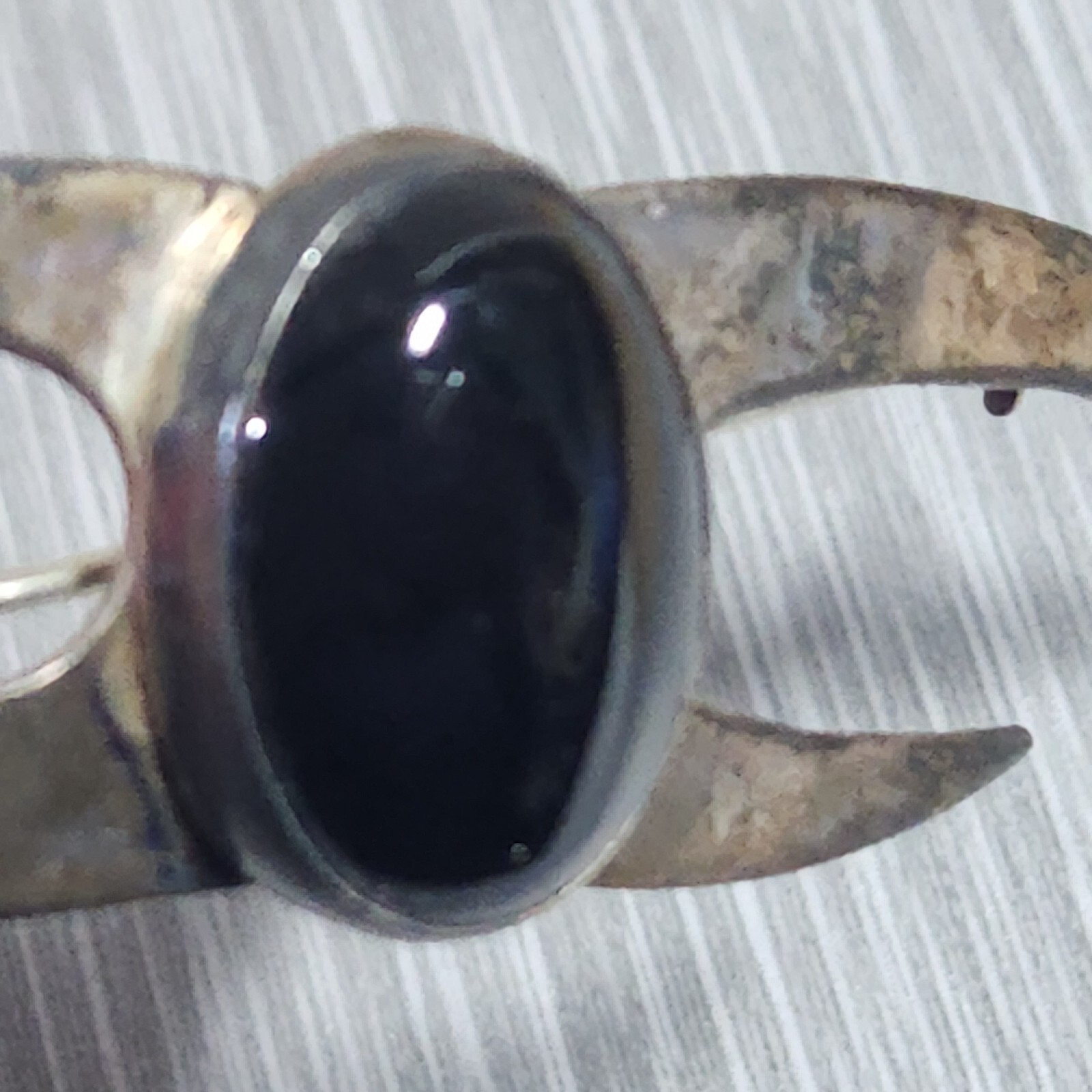 Vtg Black faux Onyx Modernist Pin Brooch 2 3/4″ NO MAKERS MARK silver tone Hat