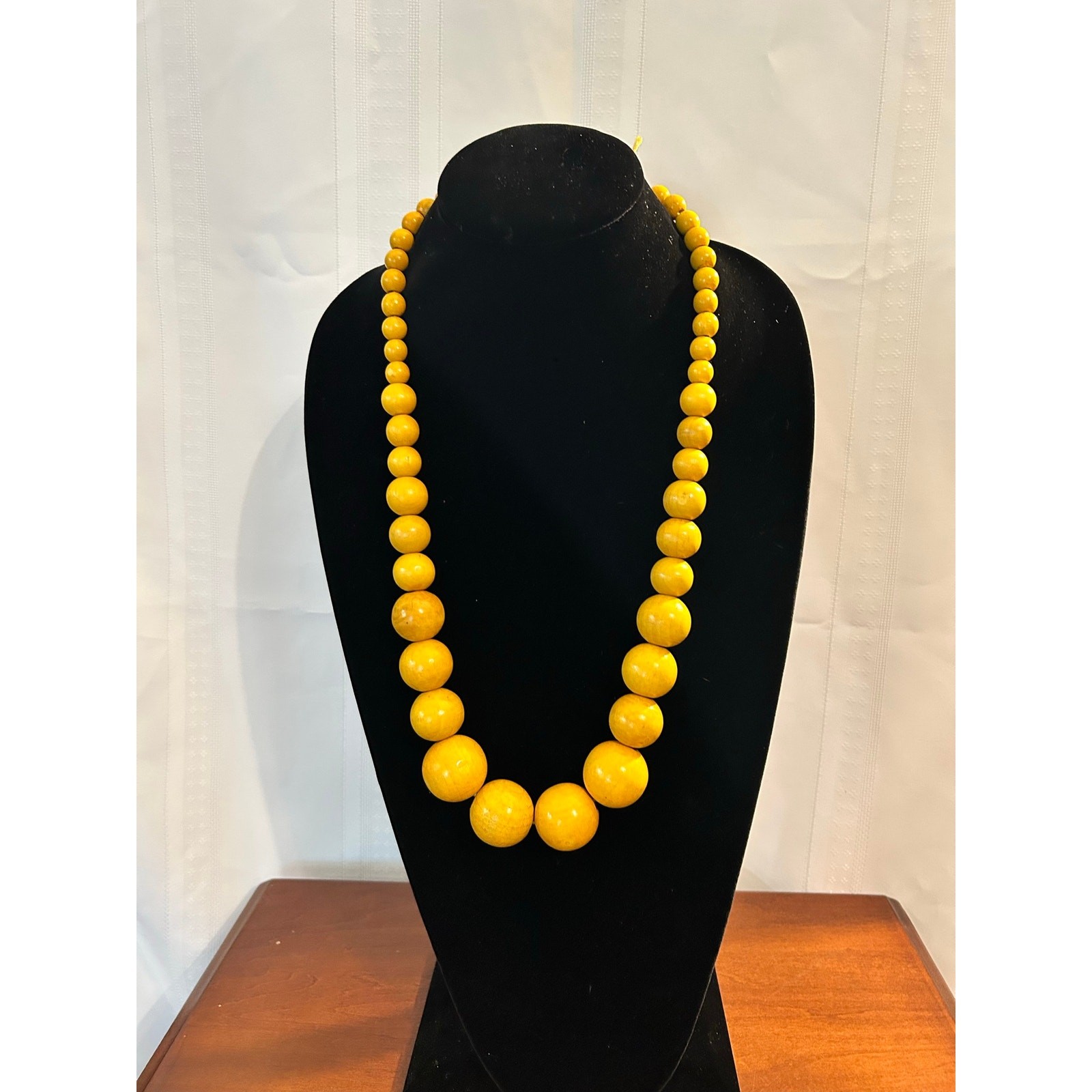 Vintage Yellow Wood Bead Statement Necklace 28″ Graduated Beads Adjustable