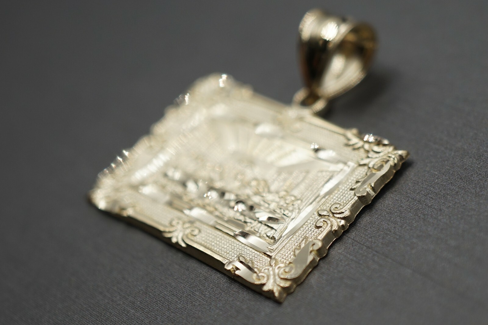 10K Solid Yellow Gold 1.15″ Diamond Cut Picture Flame Last Supper Charm Pendant.