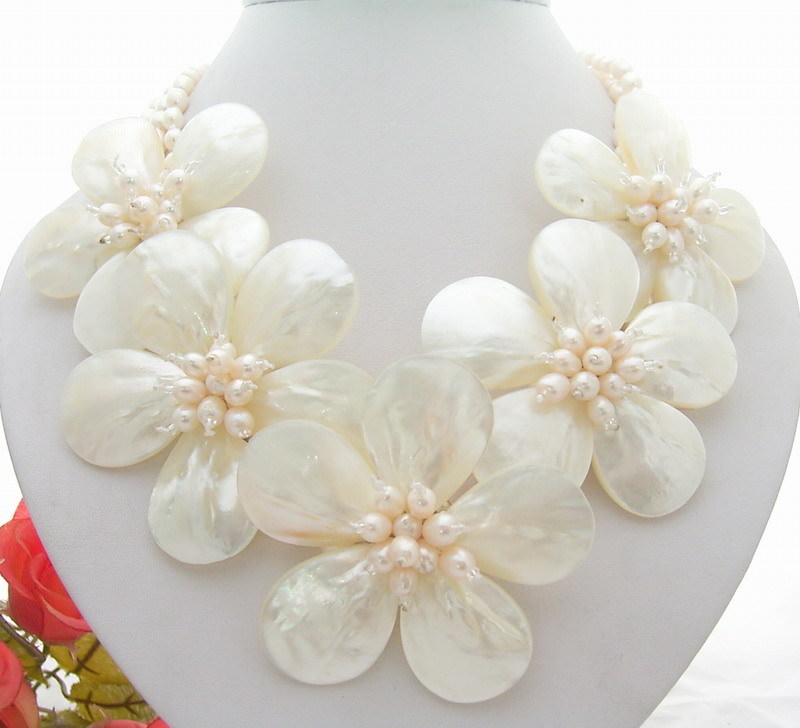 18″ 3 Strands White Pearl Shell Flower Statement Necklace