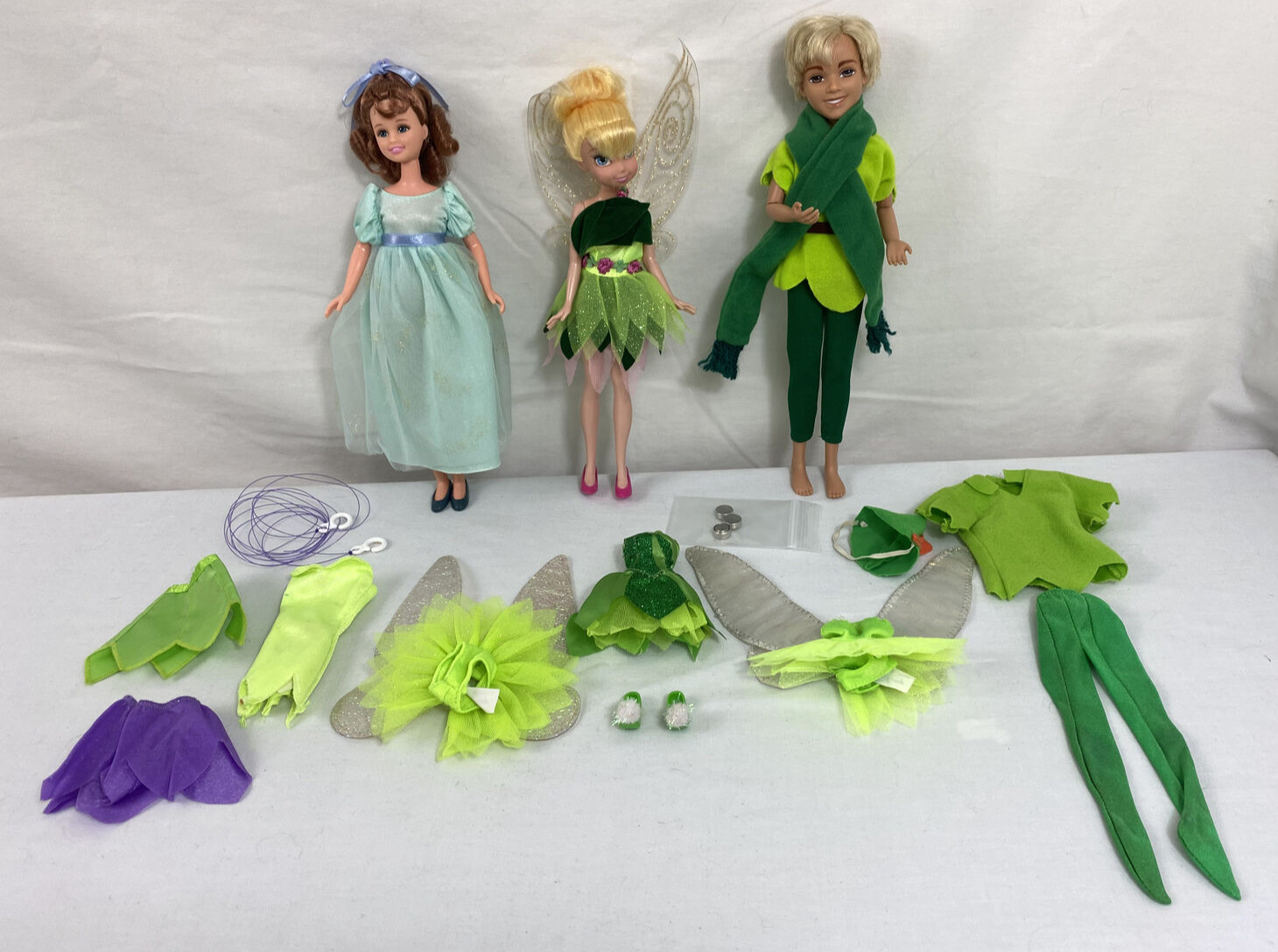 Disney Peter Pan Lot 3 Dolls + Tinker Bell Watch + 8 Outfits + Accessories