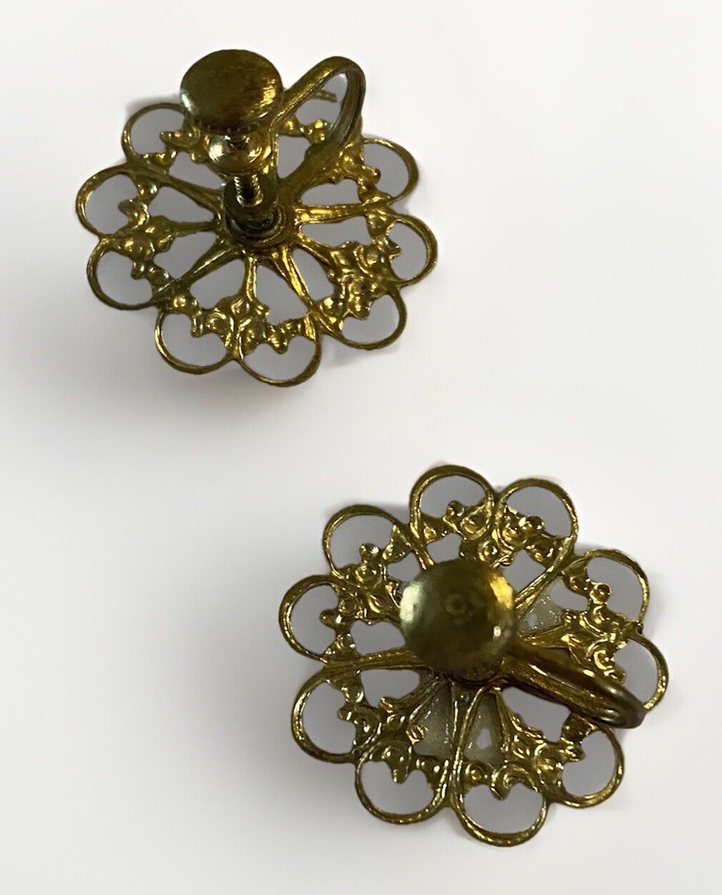 Screw Back Earrings Vintage Floral Round Gold Tone (non Piercing)