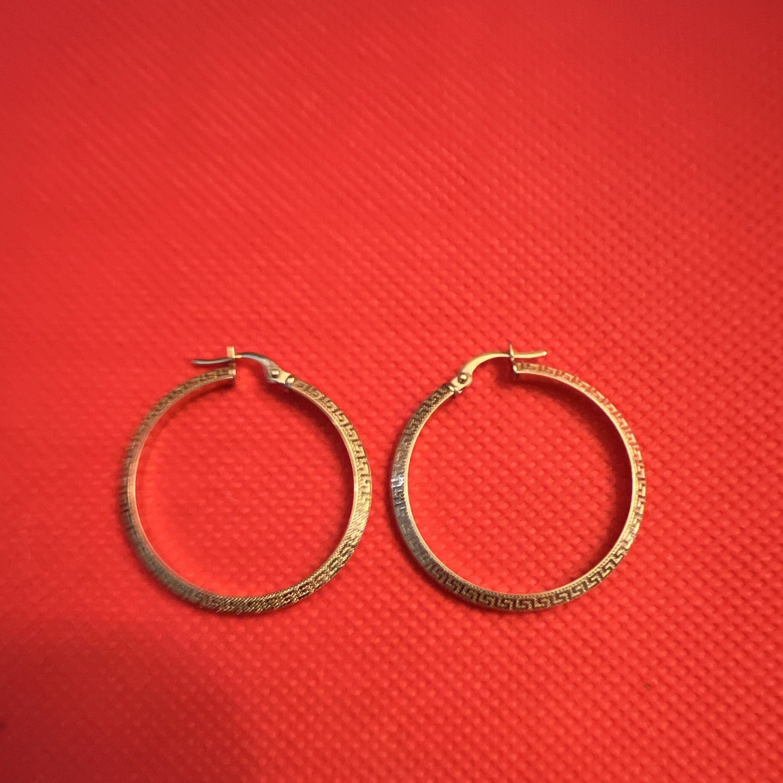18k Gold medium size Hoop earings
