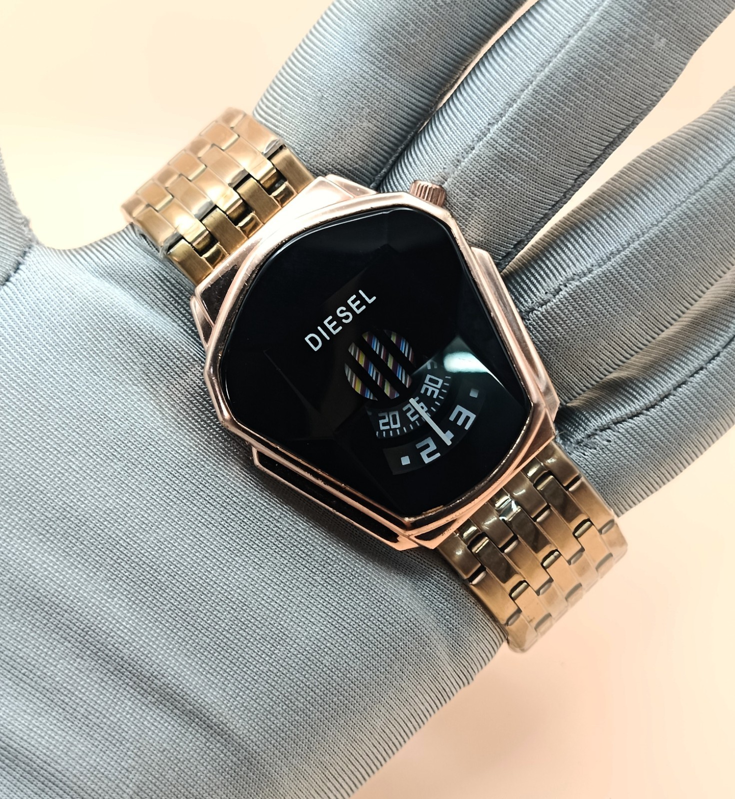 Amazing Diesel Rotating Time Black Dial Analog Refurbished Men’s Wrist Watch