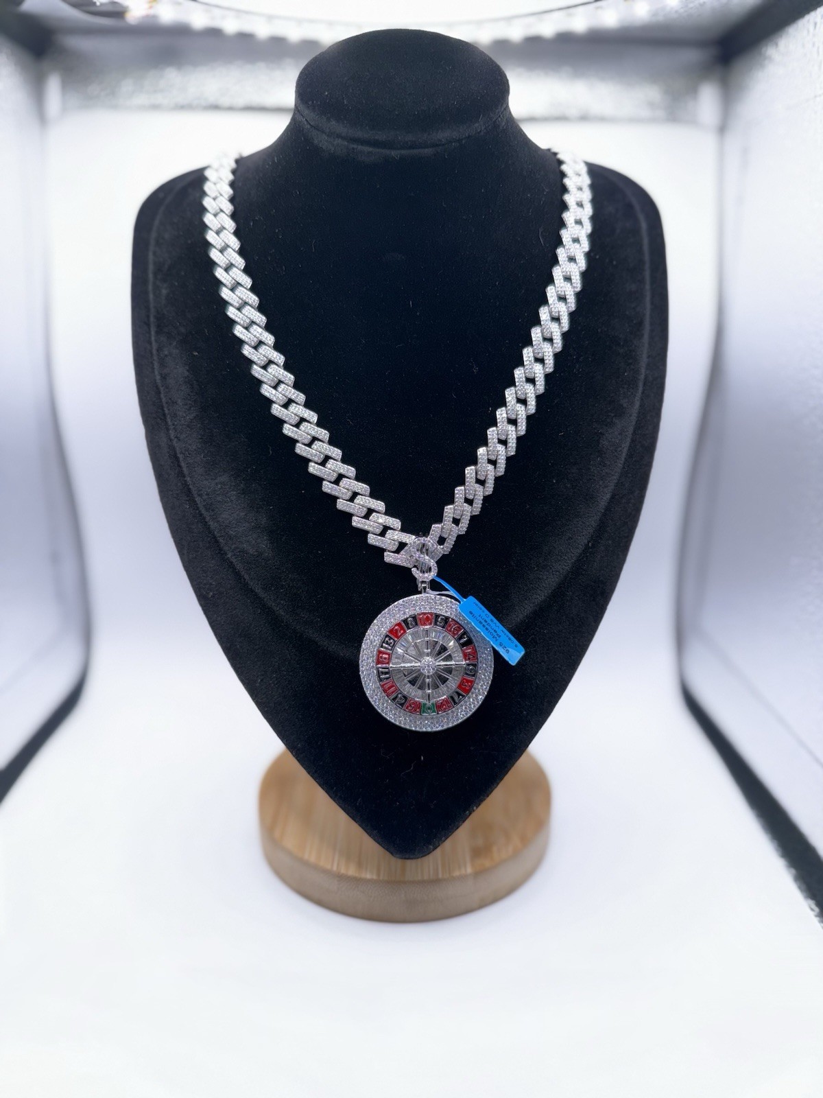 12mm 22” Monaco Link Moissnaite 925 With A Casino 925 Moissnaite Pendant
