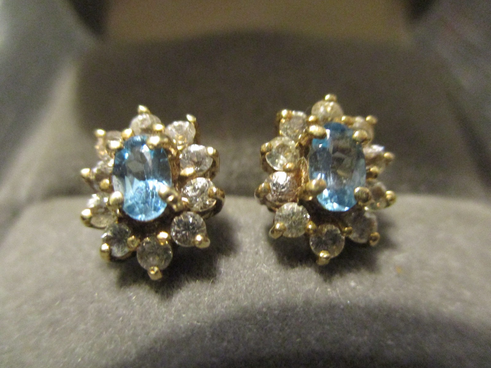 Pair Estate Vintage 10K Yellow Gold Blue Stone CZ Stud Post SM Earrings 2 Grams
