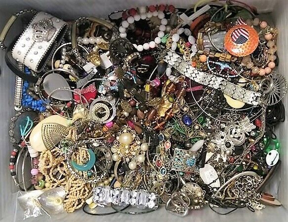 FREE SHIP 3 LBS Huge Lot Jewelry VTG Now Rhinestone Harvest Brooch Art FUN HUNT!