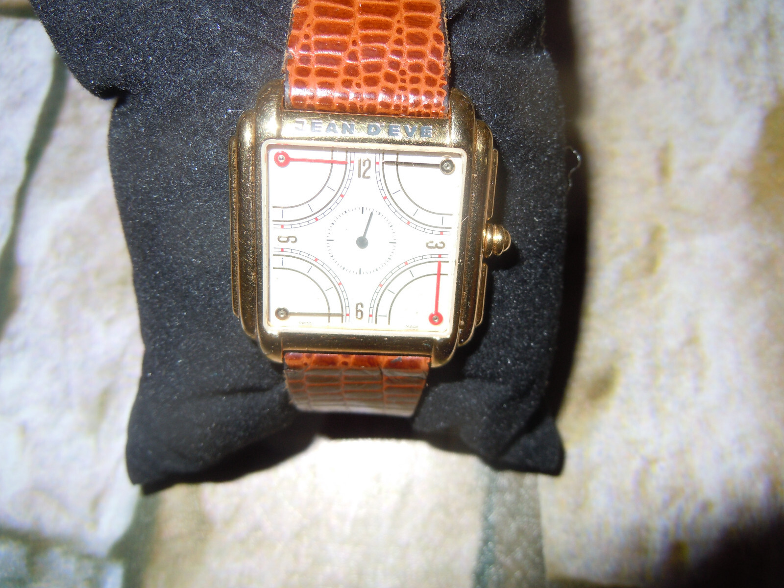 JEAN D’EVE Quarta Quartz 30mm Rare & Ready To Wear For Discerning Buyer!!