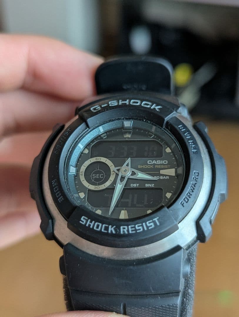 G-SHOCK CASIO 3750 G-300, used, with box, shows signs of wear.