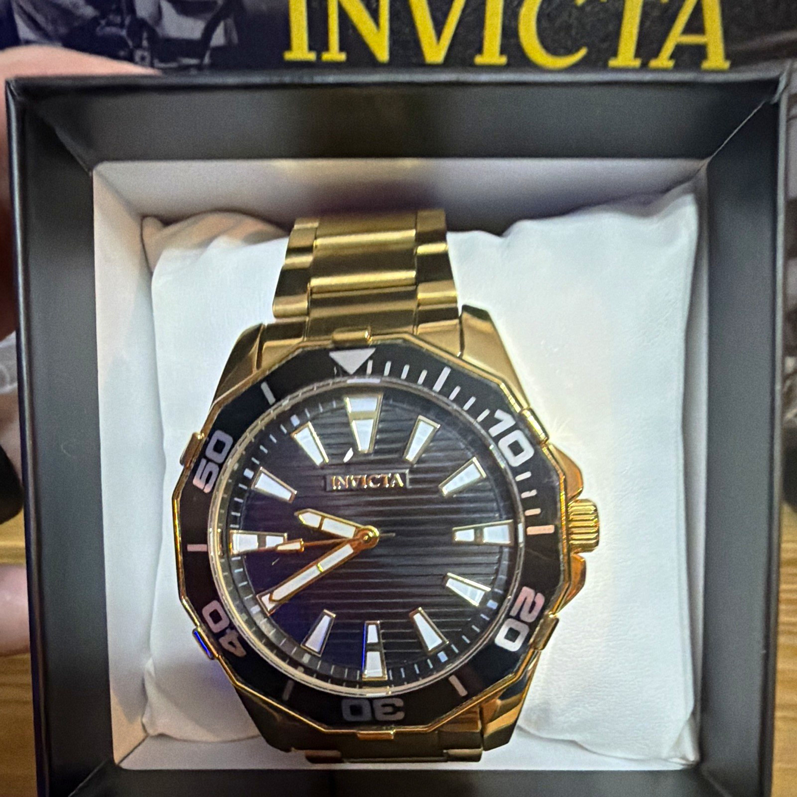 Invicta diver meridian Men’s Quartz Black Dial Gold Tone Metal Bracelet 30m WR