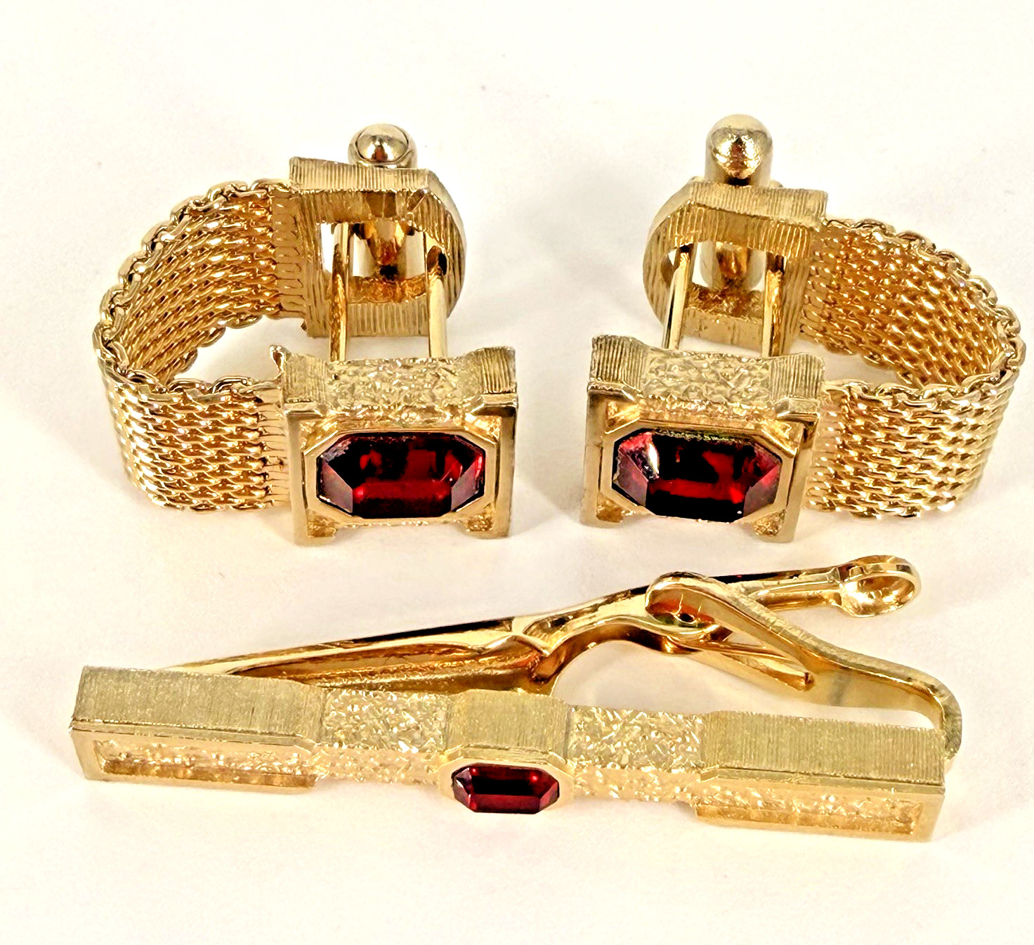 Vintage Swank Gold Tone Red Oval Stone Cufflinks Tie Clip Set Mens Dress Formal