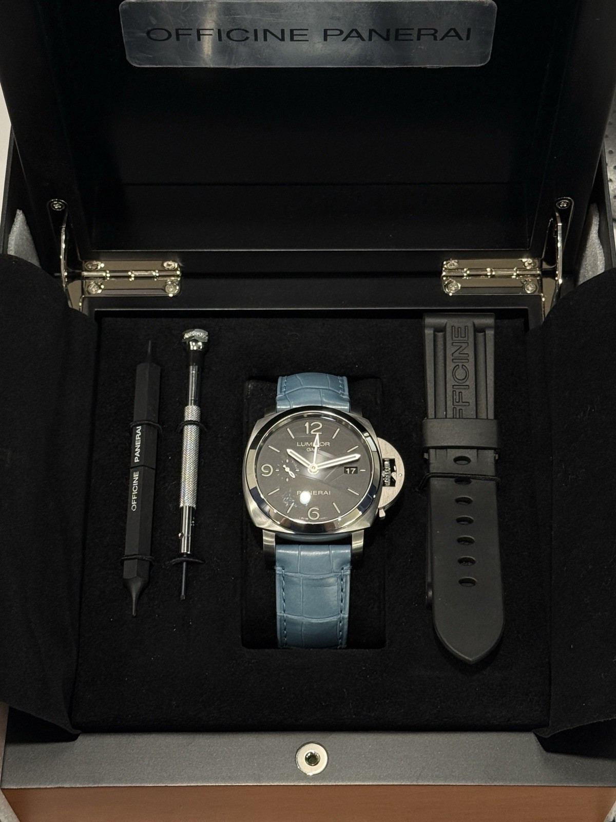 Panerai Luminor Men’s Black Watch – PAM00320 2014