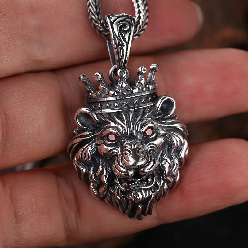 Calm Lion king Crown Animal Jungle Leo Men Cubic Zirconia Pendant silver-plate