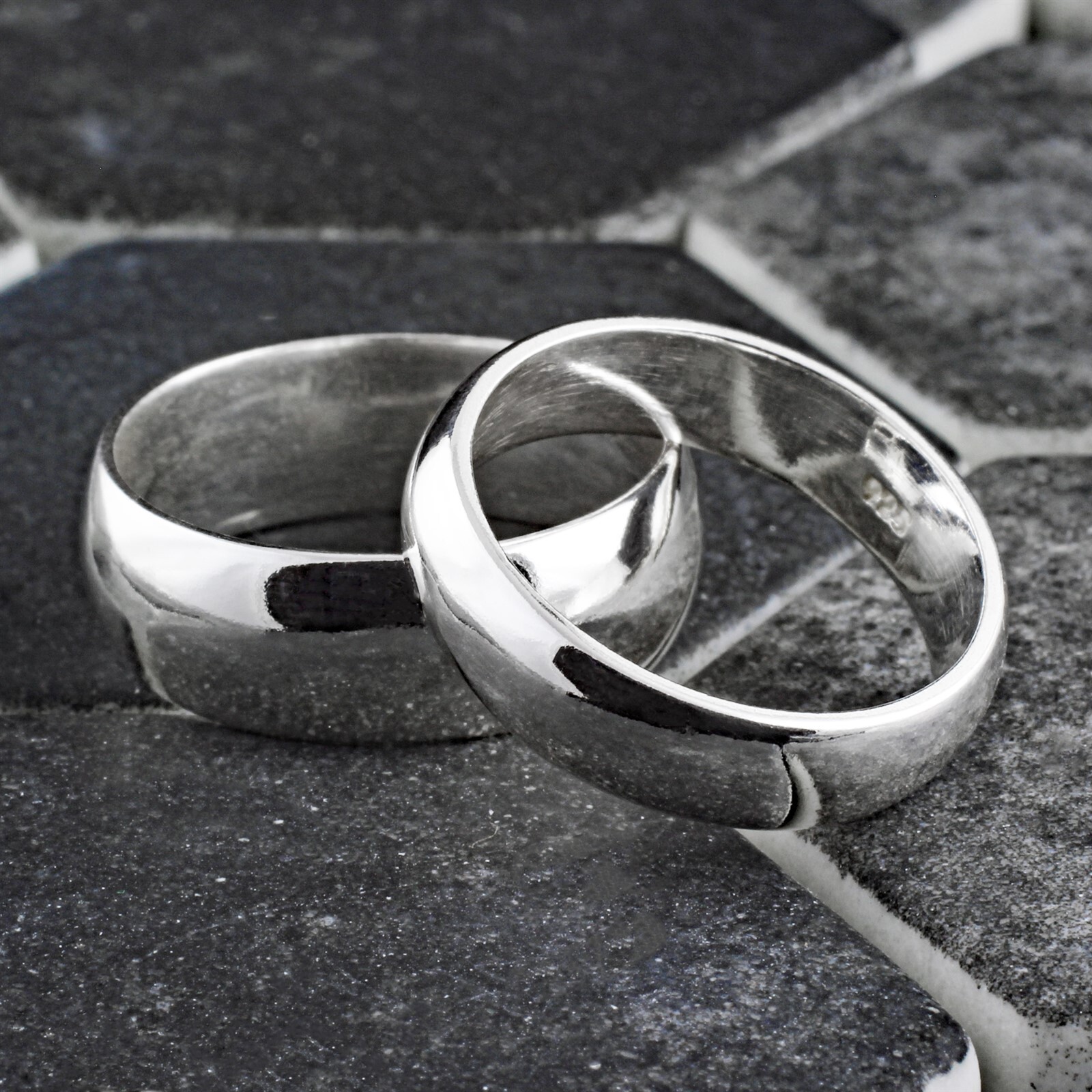 Guaranteed 925 Sterling Silver Plain Polished Wedding Band Ring Men’s Women’s