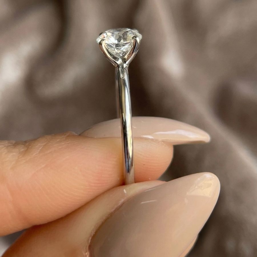 1.50Ct Round-Cut VS1 Lab Grown Diamond Wedding Engagement Ring 14k White Gold
