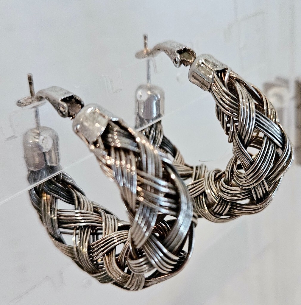 Twisted Wire Hollow Hoop Earrings ~ Silver Plate ~1 3/8″ ~VTG ~ Unique~ EUC