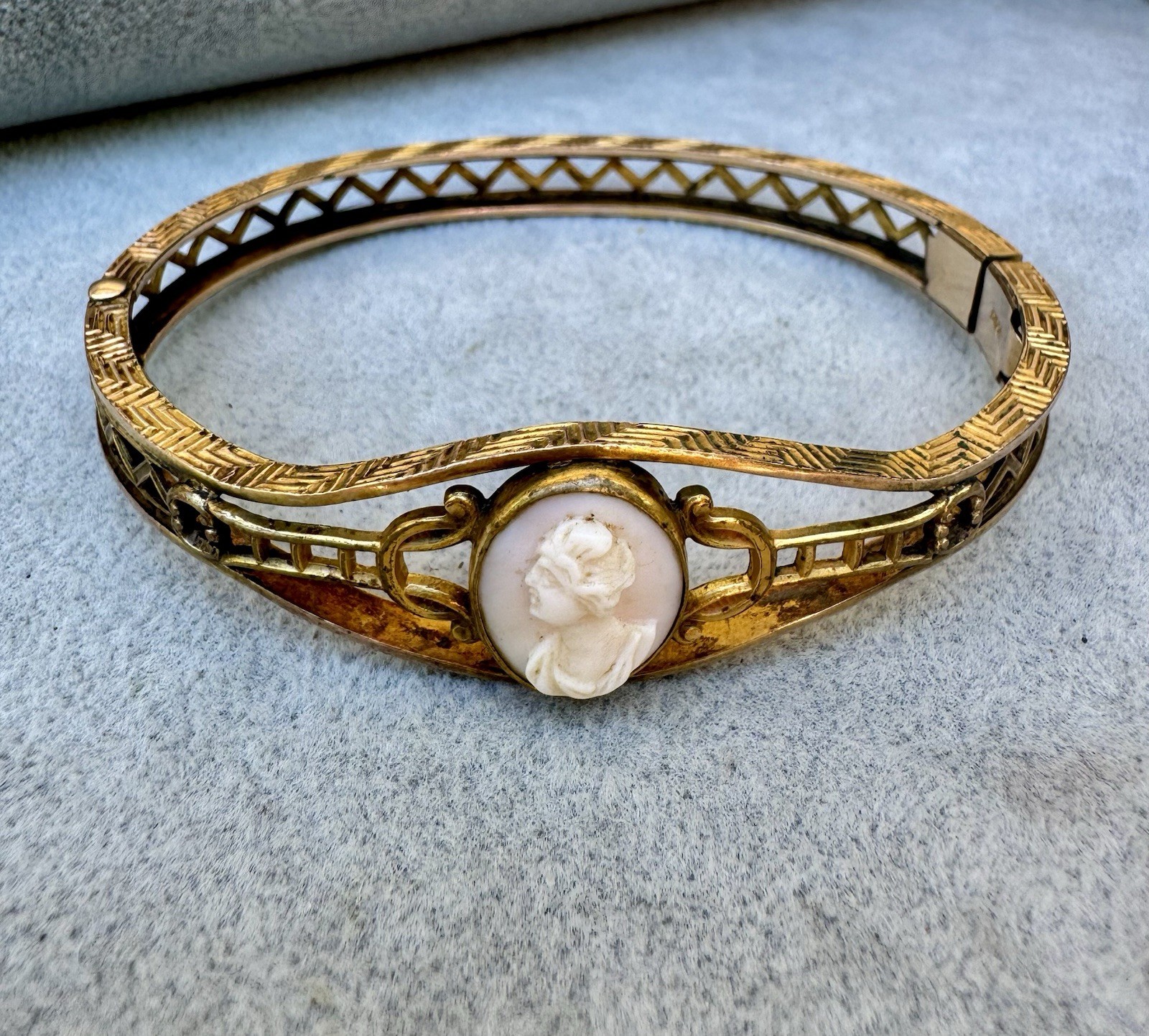 Antique Victorian Gold Filled Shell Cameo Hinged Bangle Bracelet – R&F