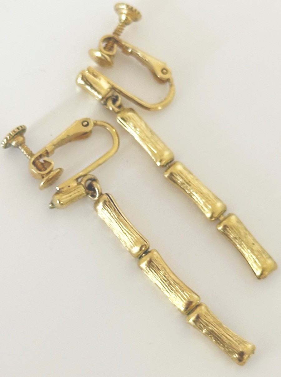 Vintage Gold Tone Bamboo Dangle Earrings Screw Back Clip Asian Mid Century 1.75″