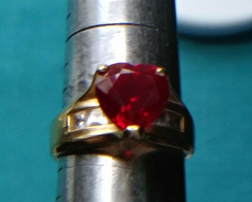 14kt Gold Ring Synthetic Ruby and 6 Princess Cut stones size 7. 5.3 gram #2094