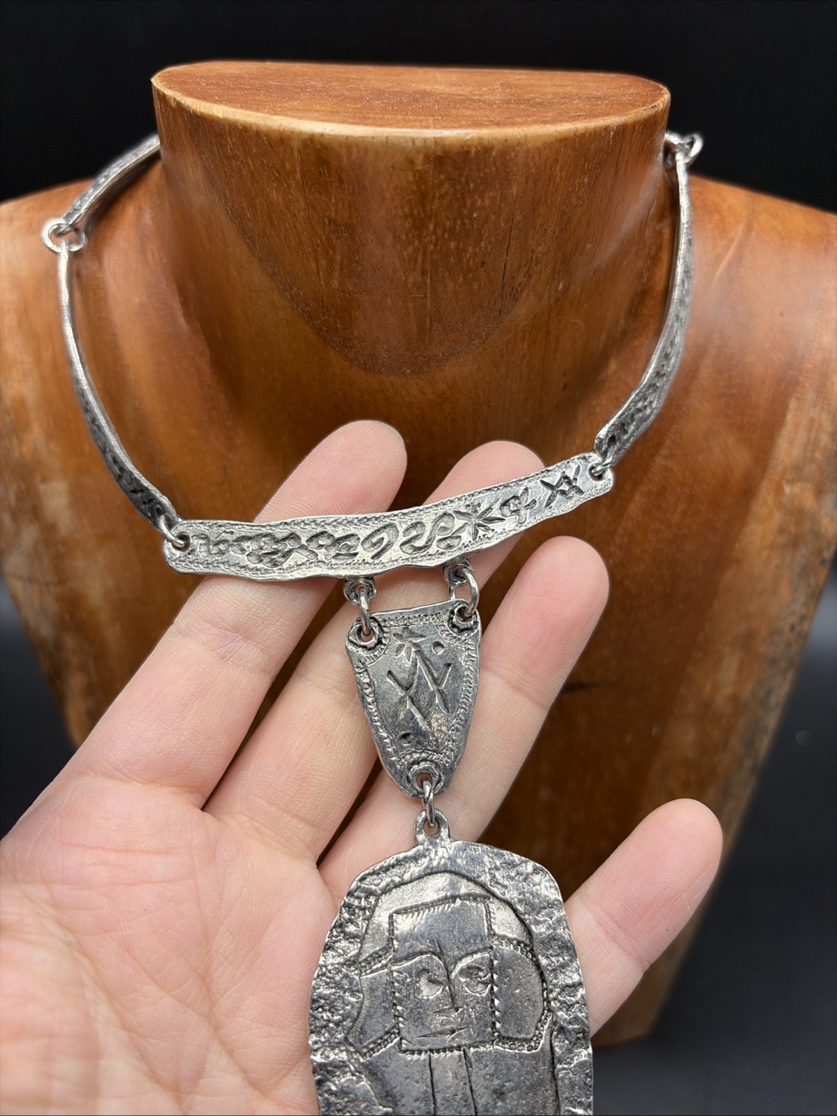 Artisan Silver Tone Pendant Sand Cast Carved Choker Necklace ~15”L Tribal Style