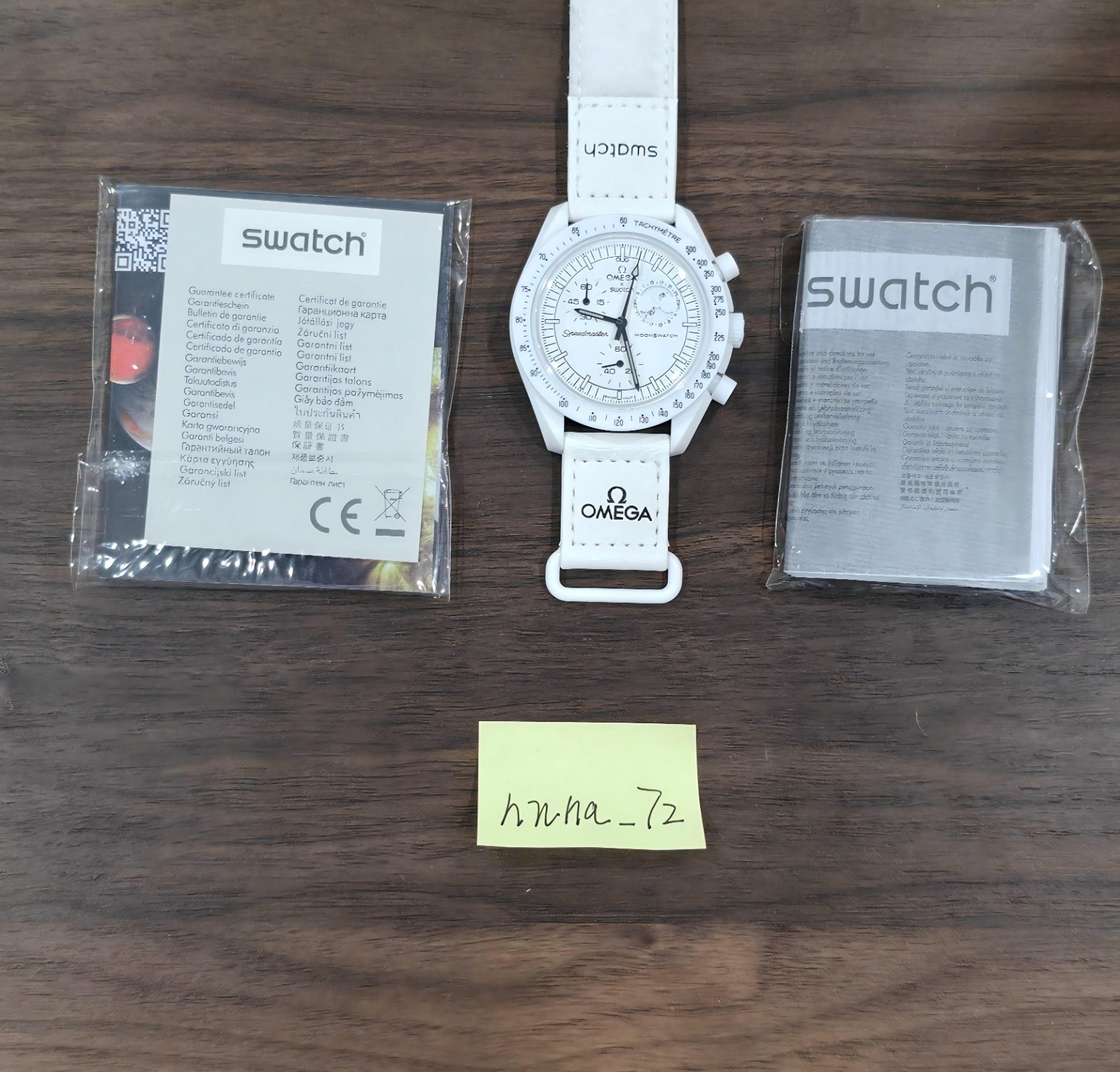 Swatch Bioceramic MoonSwatch Mission TO THE MOON PHASE