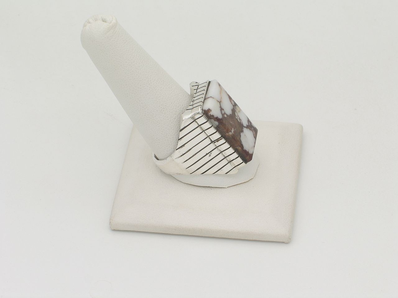 Native American Navajo Handmade Sterling Silver & Wild Horse Ring – Size 11.5