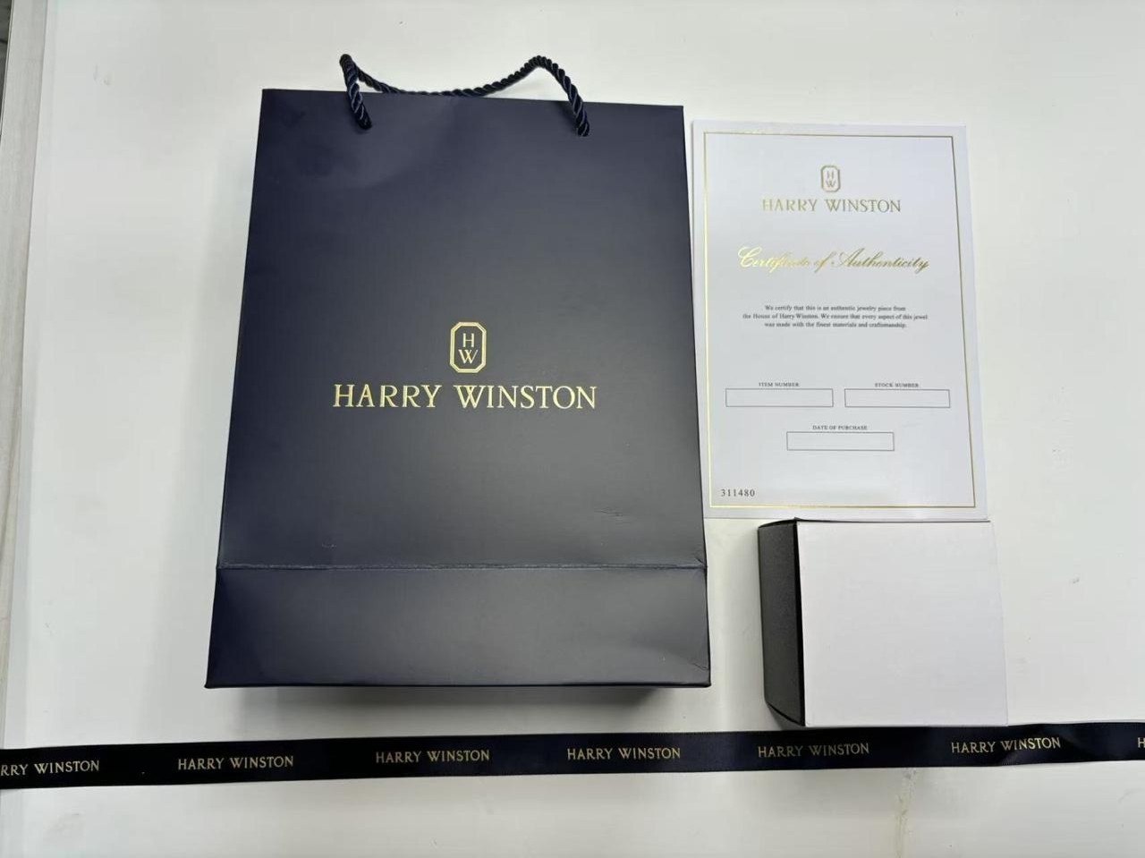 Harry Winston Genuine Ring case Jewelry Navy Leather empty case Gift Box