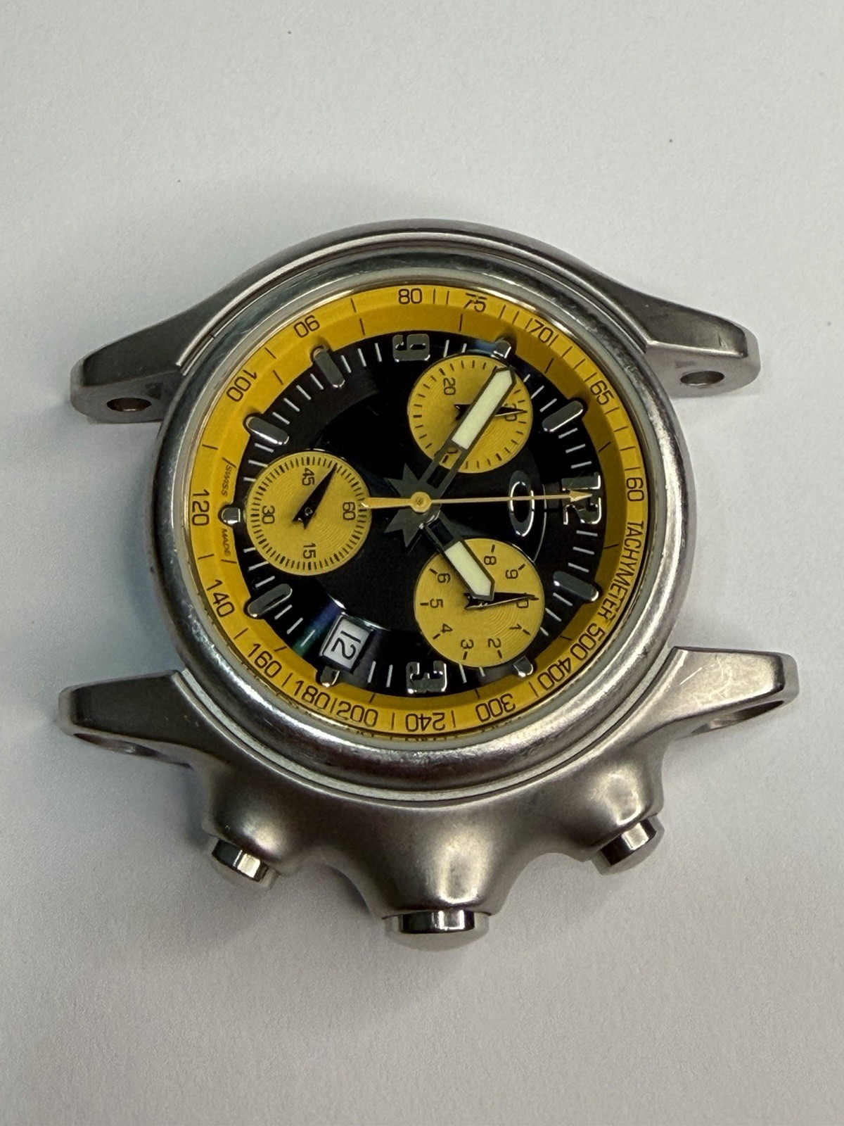 Oakley Holeshot Watch Head Yellow Dial. Oakley Hole Shot Watch’s Case X-Metal