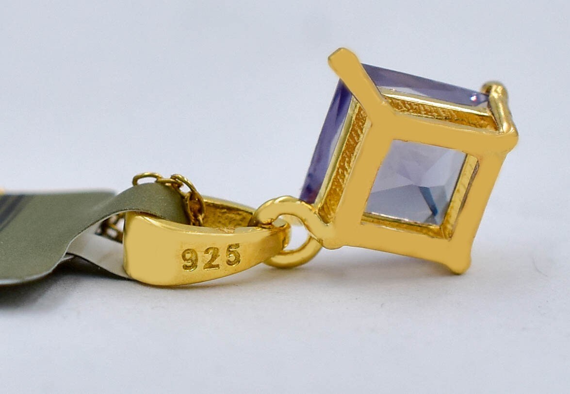 LAB CREATED 0.75 Cts ALEXANDRITE PENDANT NECKLACE 14k YELLOW GOLD PLATED (.925)
