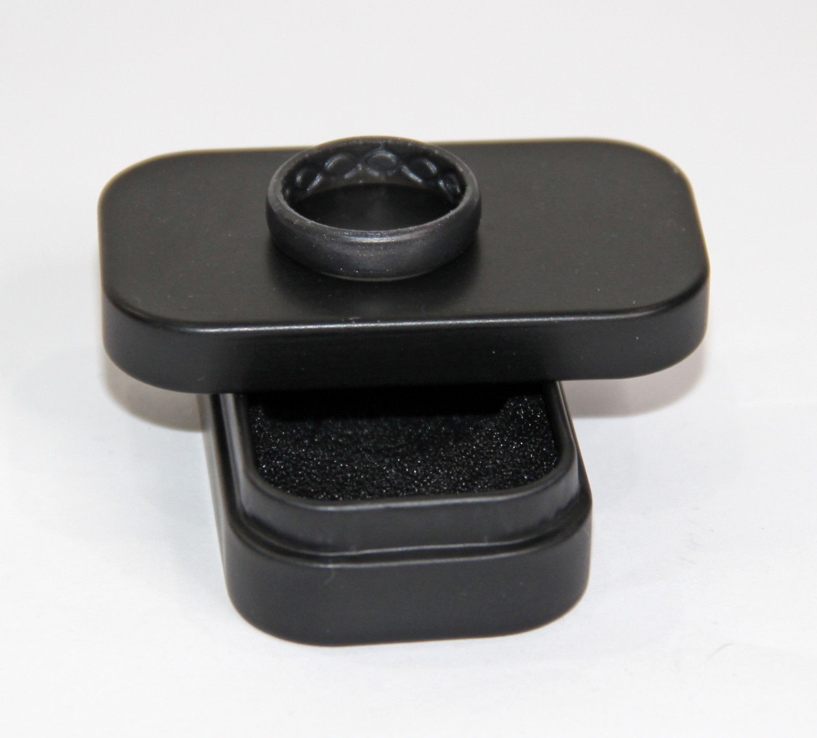 GROOVE LIFE Silicone 5mm Thin Ring / Wedding Band, Black Pearl, Size 9, NEW!!