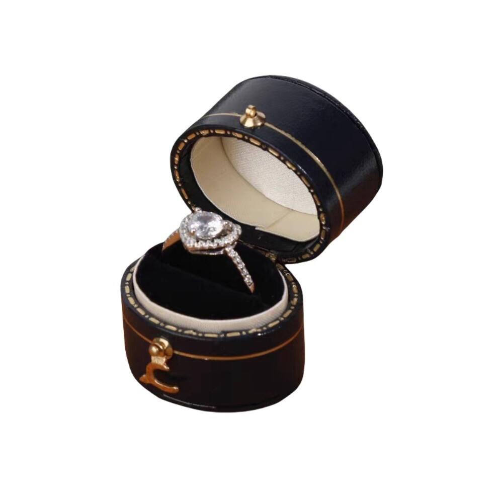 Luxury Vintage Leather Ring Boxes Engagement Wedding Ring Box Jewellery Case