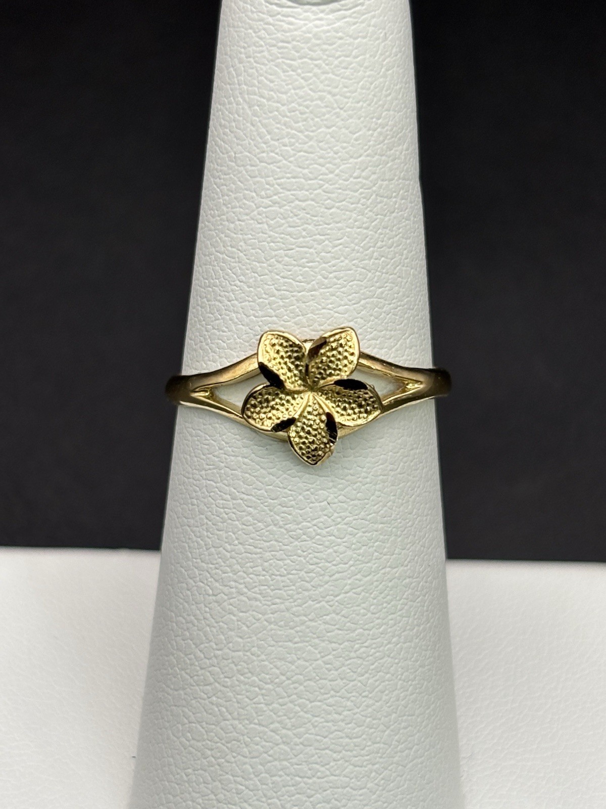 10k Solid Gold Ring Flower