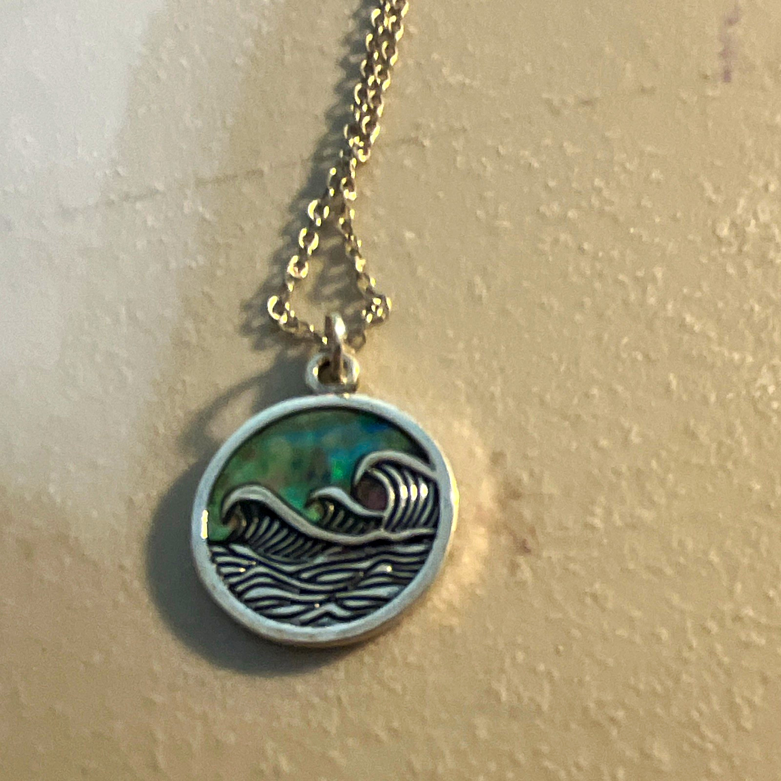 Silver Tone Cable Chain Necklace Round Ocean Wave Charm Pendant Green Accent