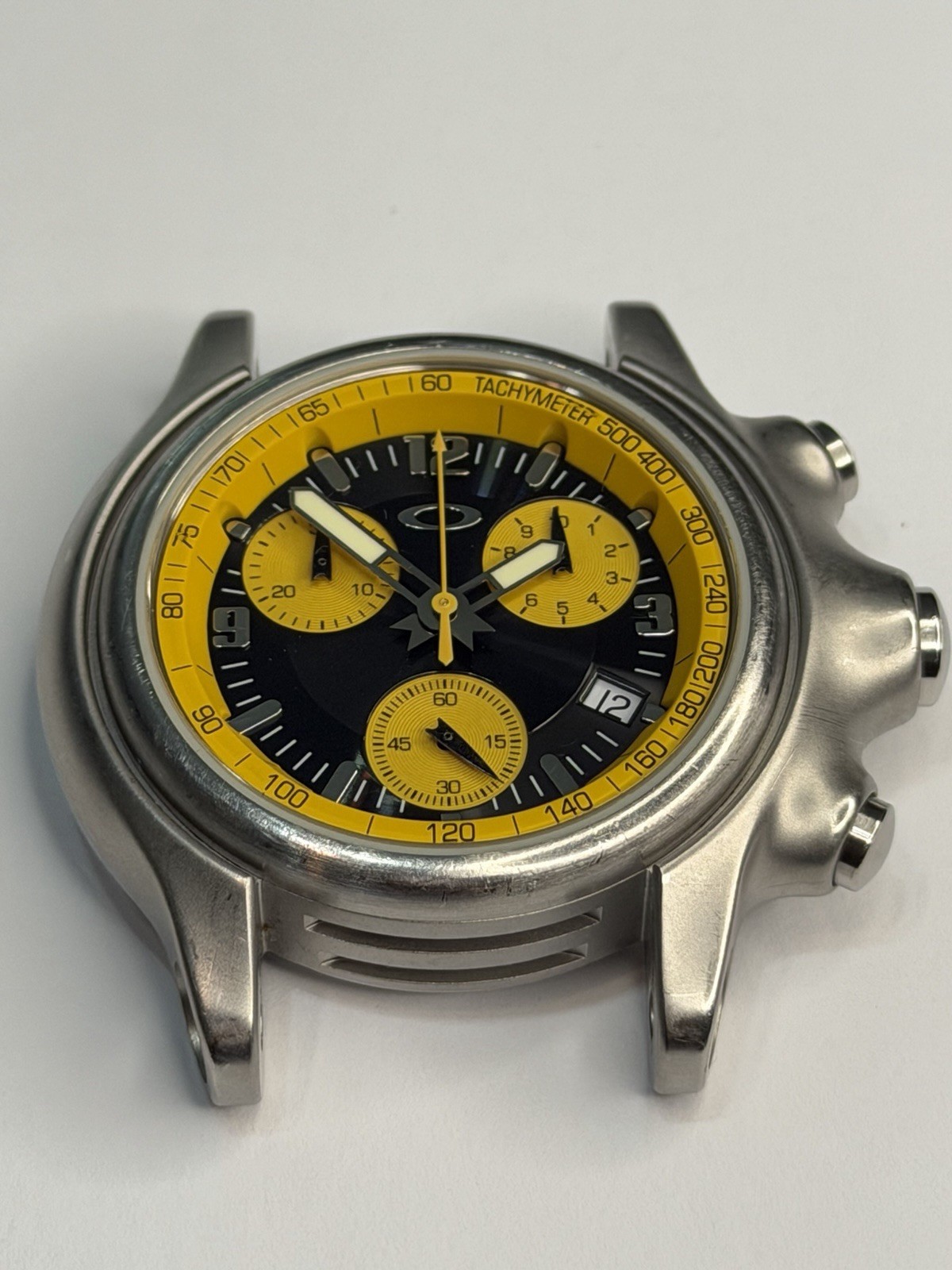 Oakley Holeshot Watch Head Yellow Dial. Oakley Hole Shot Watch’s Case X-Metal