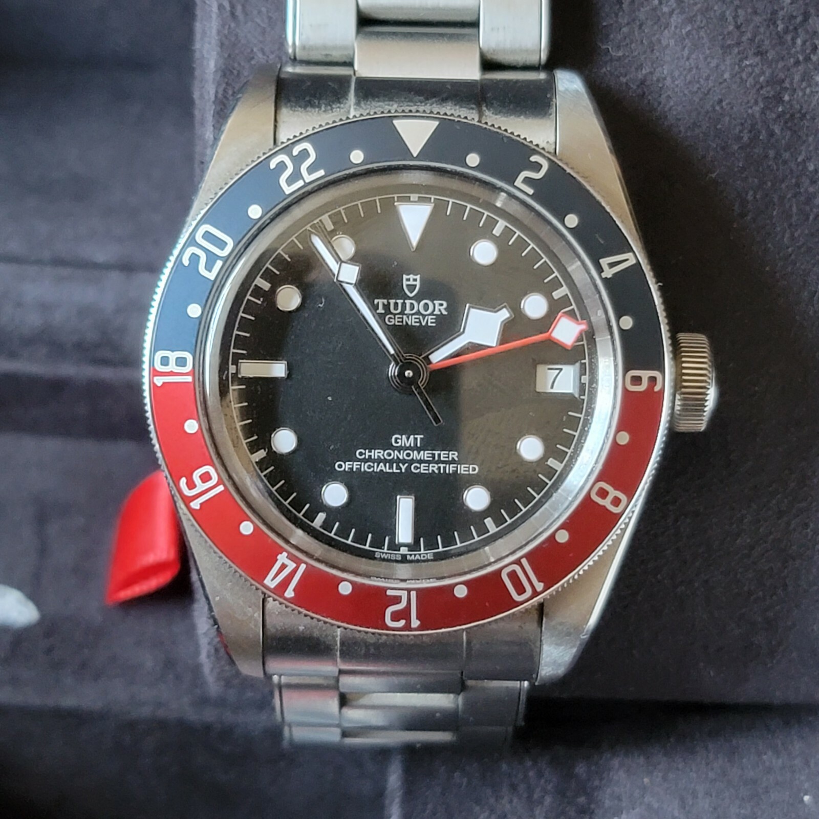 TUDOR Black Bay Men’s Black Watch with Arrow Markers/Baton Indexes/Round Indexe…