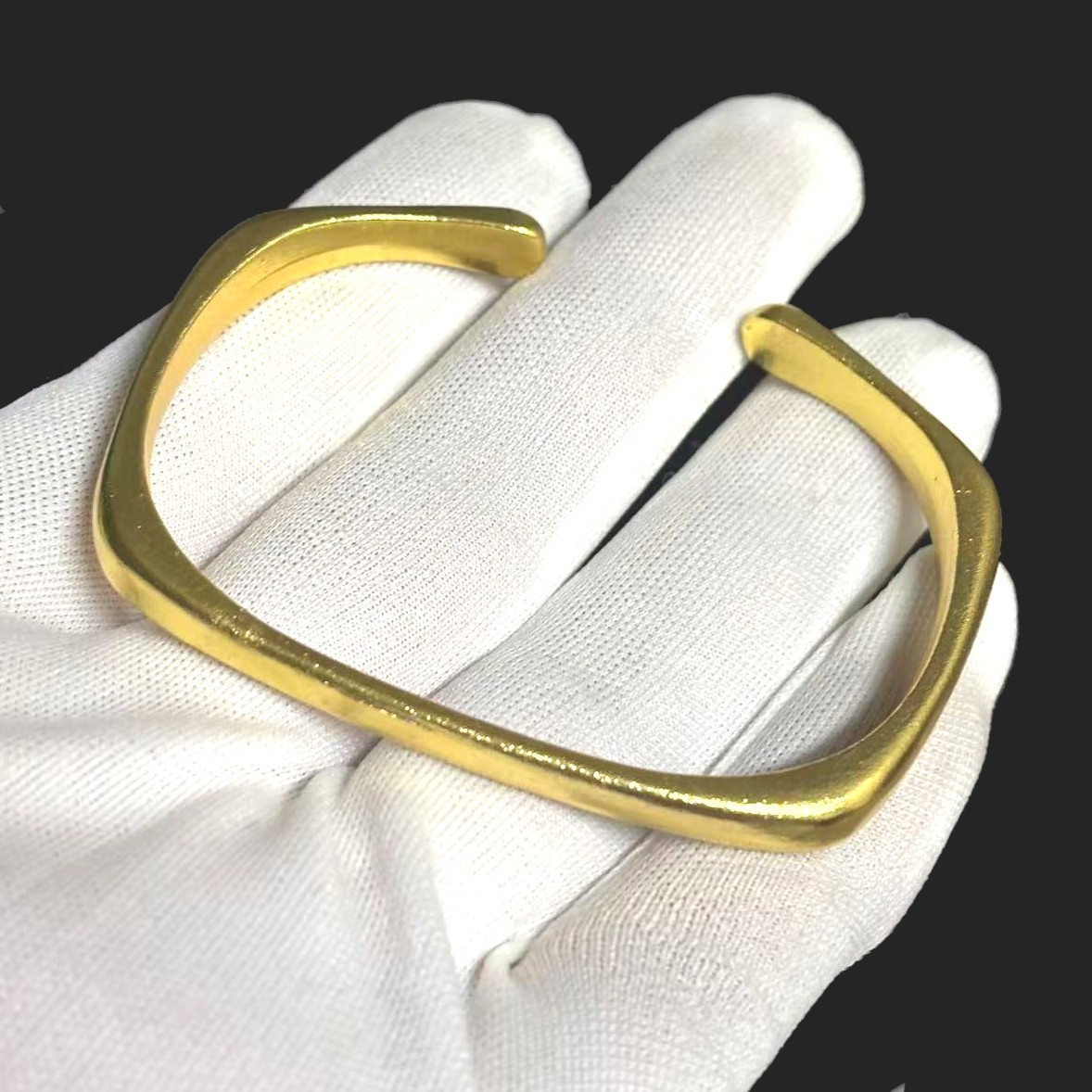 VTG Smooth Square Cuff Bracelet Bangle Gold-plated no mark, 8 inch (adjustable)