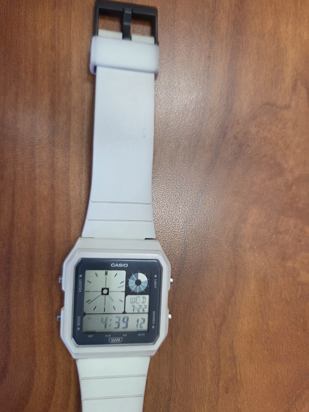 Casio LF20W-8A, World Time, Resin Watch, Chronograph, 5 Alarms, Illuminator.