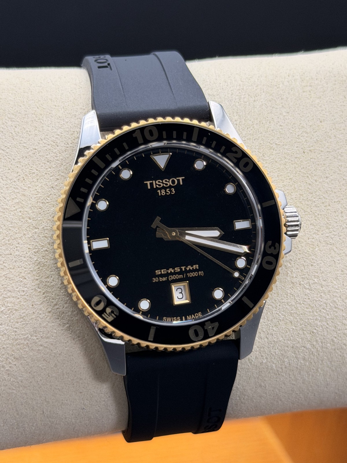 TISSOT SEASTAR 1000 QUARTZ 40MM RUBBER MEN’S WATCH T120.410.27.051.00