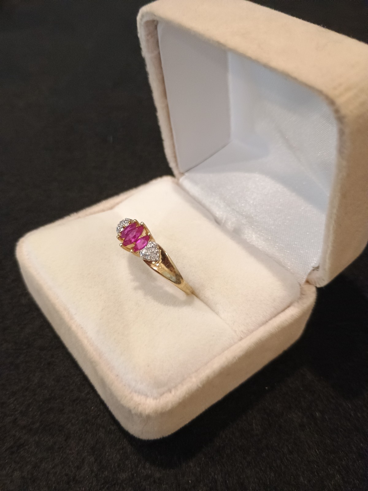 Vintage 10K Yellow Gold Marquise Ruby & Diamond Accent 1.72g Band Ring Size 7.25